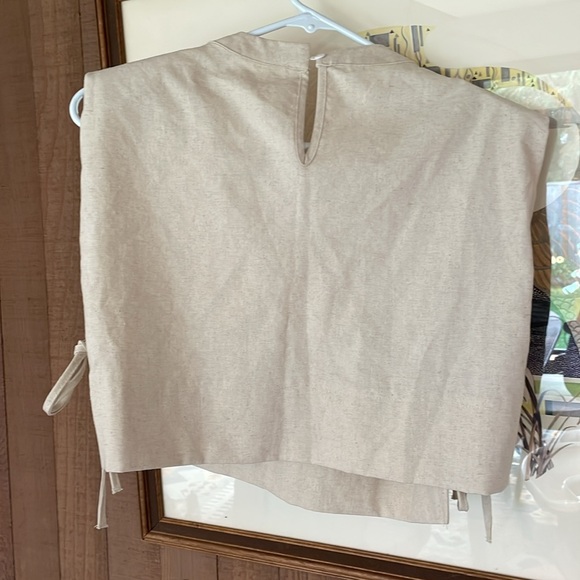 Commence Linen Cropped Side Tie Blouse - Picture 4 of 4